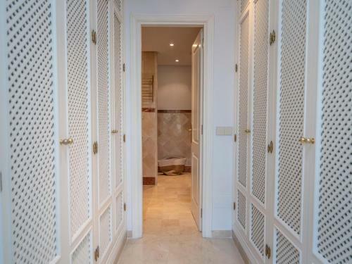 Apartamento Sophisticated Flat Next To Luxurious Puerto Ban�s