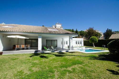 Villa XI