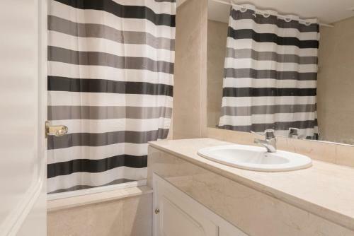 Downtown Seaview Apartment