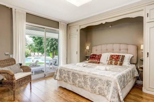 Marbella Villa Sleeps 10 With Pool Air Con And Wifi