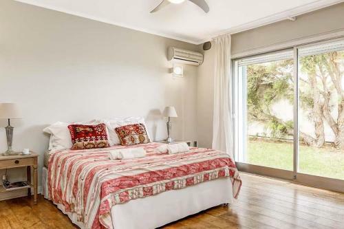 Marbella Villa Sleeps 10 With Pool Air Con And Wifi
