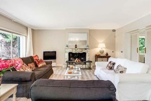Marbella Villa Sleeps 10 With Pool Air Con And Wifi