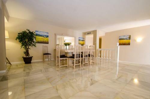 Villa III