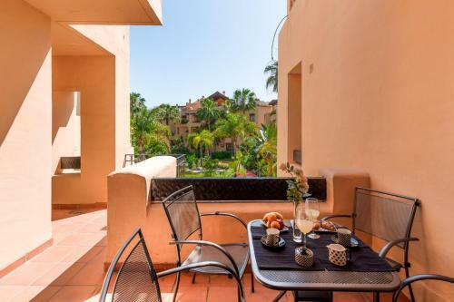 Apartamento de 2 Dormitorios En Bah�a de Alc�ntara