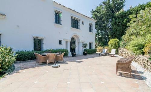 El Angel Villa Sleeps 8 With Pool And Air Con