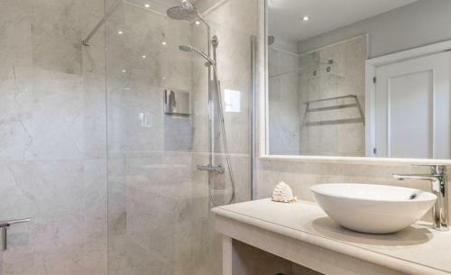 El Angel Villa Sleeps 8 With Pool And Air Con