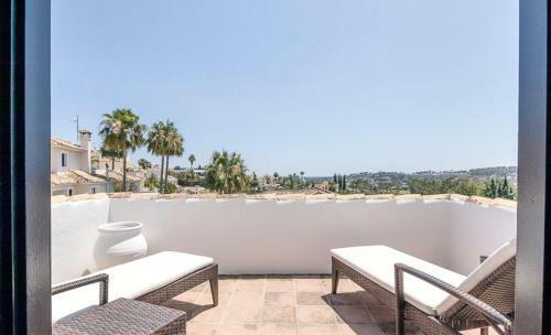 El Angel Villa Sleeps 8 With Pool And Air Con