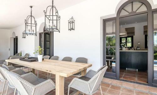 El Angel Villa Sleeps 8 With Pool And Air Con