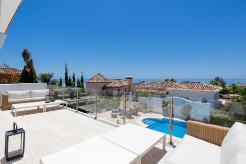 Las Chapas Villa Sleeps 14 With Pool And Air Con
