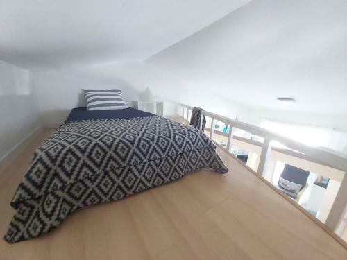 Central Apartment With Sea Views