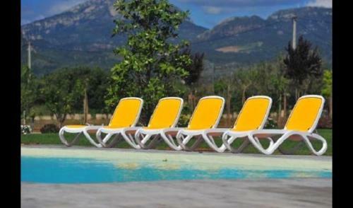 Montbrio Del Camp Villa Sleeps 14 With Pool And Air Con