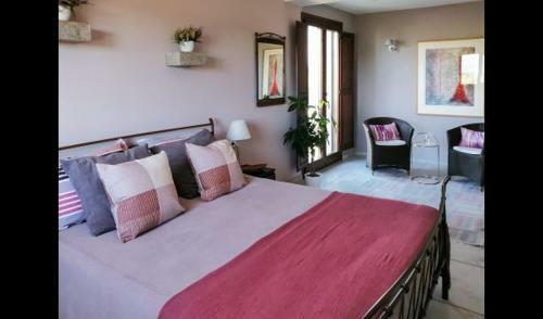 Montbrio Del Camp Villa Sleeps 14 With Pool And Air Con
