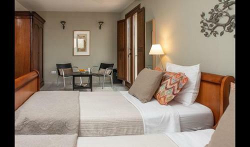 Montbrio Del Camp Villa Sleeps 14 With Pool And Air Con