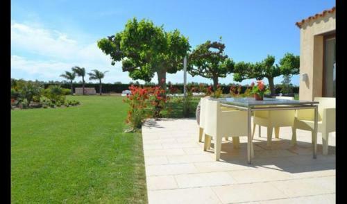 Montbrio Del Camp Villa Sleeps 14 With Pool And Air Con