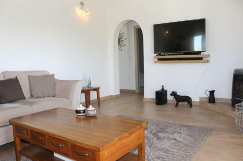 Moraira Villa Sleeps 4 With Pool Air Con And Wifi