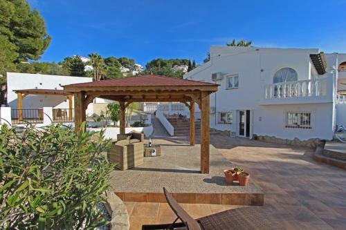Moraira Villa Sleeps 4 With Pool Air Con And Wifi