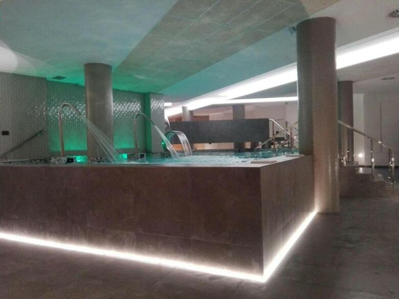 Hostal Spa Suites Ode�n