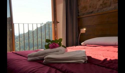 Navas Villa Sleeps 10 With Pool