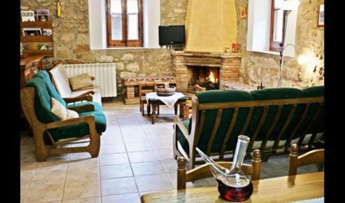 Olost Villa Sleeps 8 With Pool