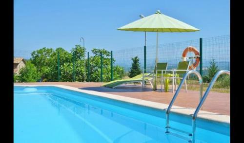 Santa Creu Dels Juglars Villa Sleeps 4 With Pool