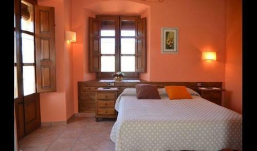 Olost Villa Sleeps 16 With Pool