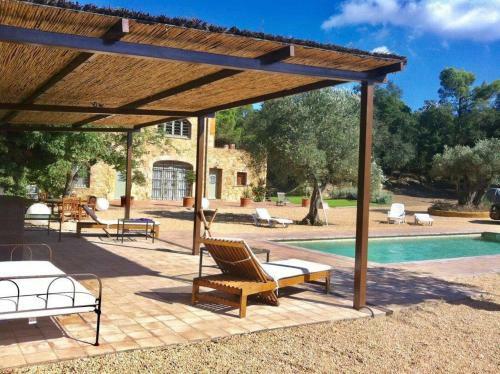 Pals Holiday Home Sleeps 14 With Pool And Air Con