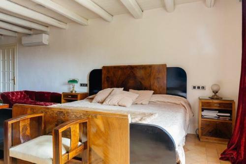Pals Holiday Home Sleeps 14 With Pool And Air Con