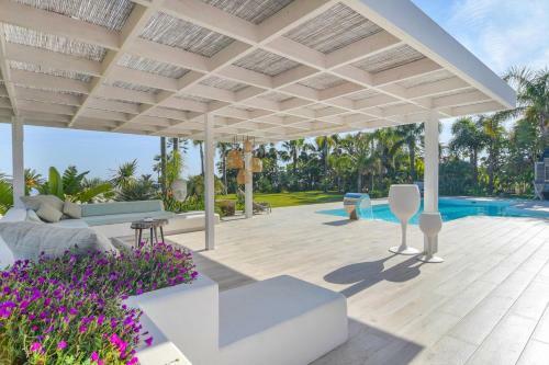 Pedramala Villa Sleeps 8 With Pool Air Con And Wifi