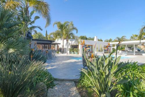 Pedramala Villa Sleeps 8 With Pool Air Con And Wifi