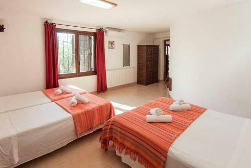 La Fustera Villa Sleeps 10 With Pool And Air Con