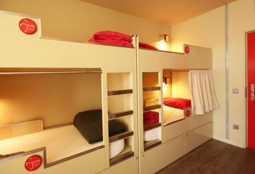 Pilot Design Hostel & Bar