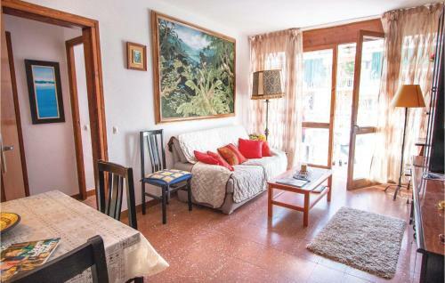 Two-bedroom Apartment In Pineda de Mar