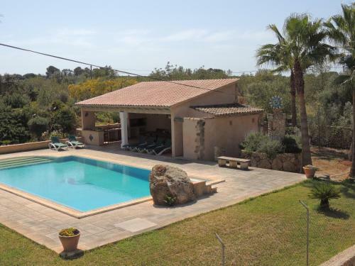 Charming Villa With Pool In Algaida