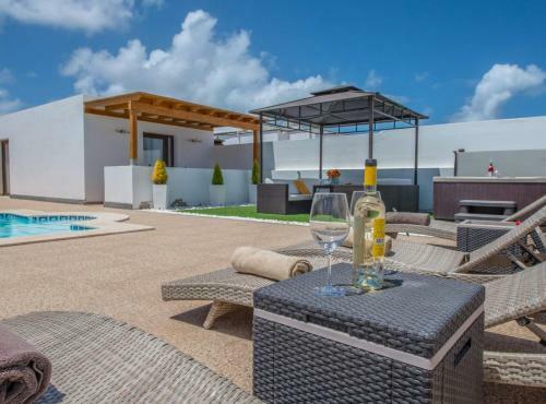 Villa Con Piscina Climatizada Y Jacuzzi