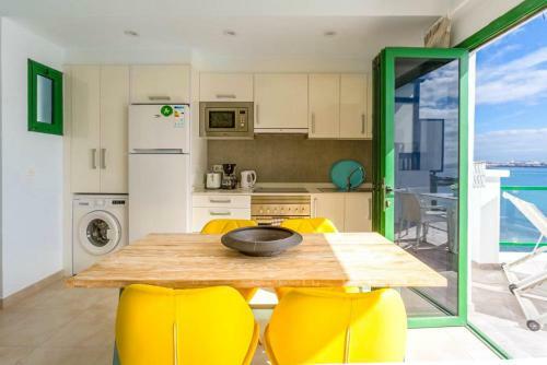 Sea Breeze Apartment