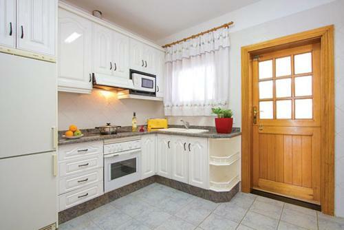 Villa Pechi Bianca - 2 Bedroom Bungalow Villa - Great Value - Private Pool