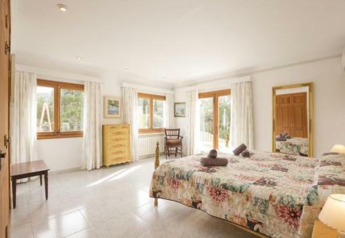 Villa In Pollenca Sleeps 10 Includes Swimming Pool Air Con And Wifi