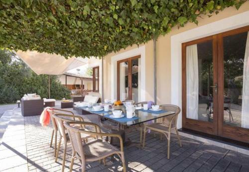 Villa In Pollenca Sleeps 10 Includes Swimming Pool Air Con And Wifi