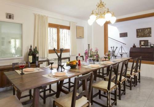 Villa In Pollenca Sleeps 10 Includes Swimming Pool Air Con And Wifi