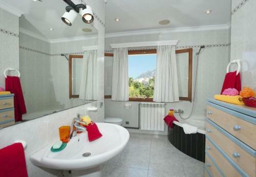 Villa In Pollenca Sleeps 10 Includes Swimming Pool Air Con And Wifi