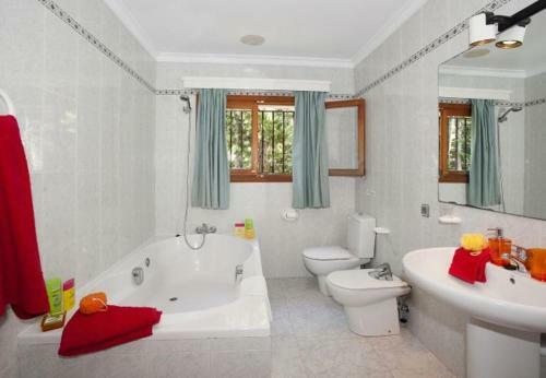 Villa In Pollenca Sleeps 10 Includes Swimming Pool Air Con And Wifi