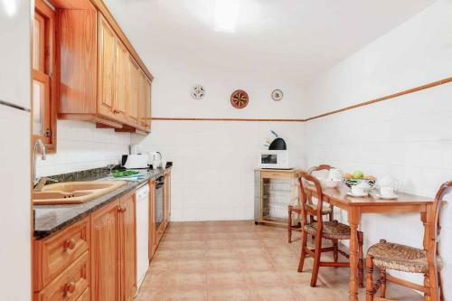 Villa Pont Rom� - El Camp Redo - de Pollen�a Con Piscina, Wifi, AC