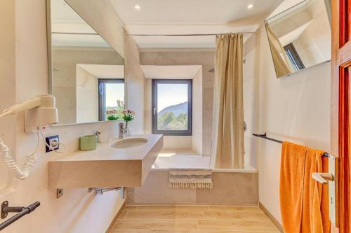 Pollenca Villa Sleeps 8