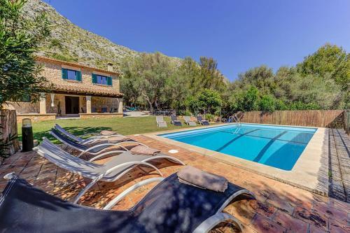 Villa In Pollenca Sleeps 8 Includes Swimming Pool And Air Con 6