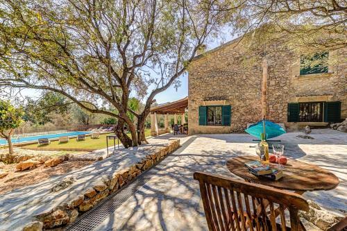 Villa In Pollenca Sleeps 8 Includes Swimming Pool And Air Con 6