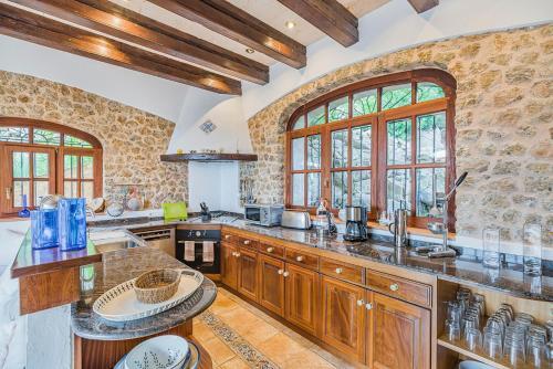 Villa In Pollenca Sleeps 8 Includes Swimming Pool And Air Con 5