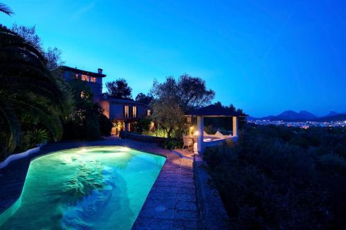 Villa In Pollenca Sleeps 8 Includes Swimming Pool And Air Con 5