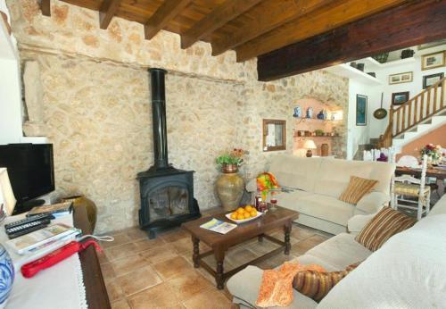 Villa In Pollenca Sleeps 8 Includes Swimming Pool Air Con And Wifi 8