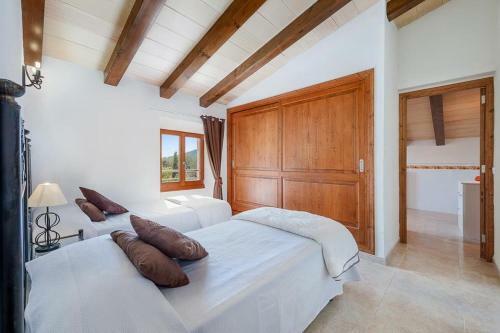 Pollenca Villa Sleeps 6 With Pool Air Con And Wifi