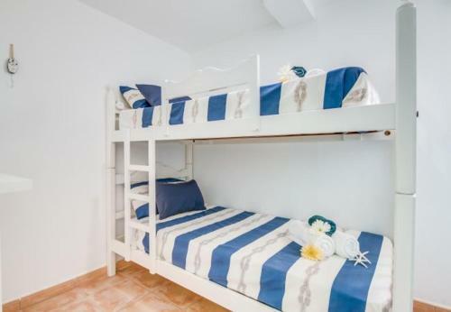 Portocolom Apartment Sleeps 4 With Air Con And Wifi